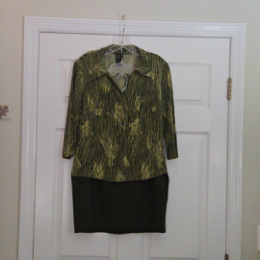Ladies dark green skirt with blouse